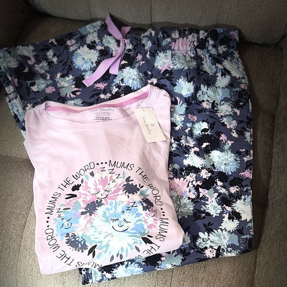 Vera Bradley Pajamas NWT - Large - Picture 2 of 4